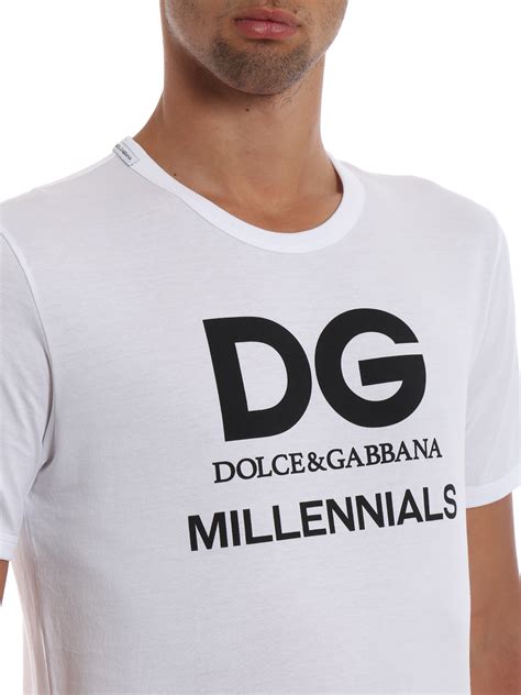 dolce gabbana t-shirt in cotone bianco la familia|Dolce & Gabbana T.